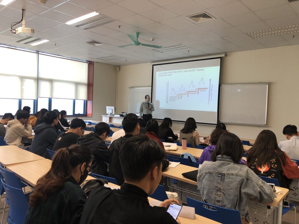 Mediation Training Class at National Economics University on November 11, 2020