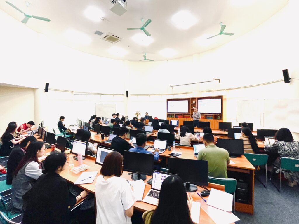 Chương trình đào tạo về hòa giải của lớp Luật sư Hội nhập Quốc tế khóa VI tại HN ngày 05-06/11/2022