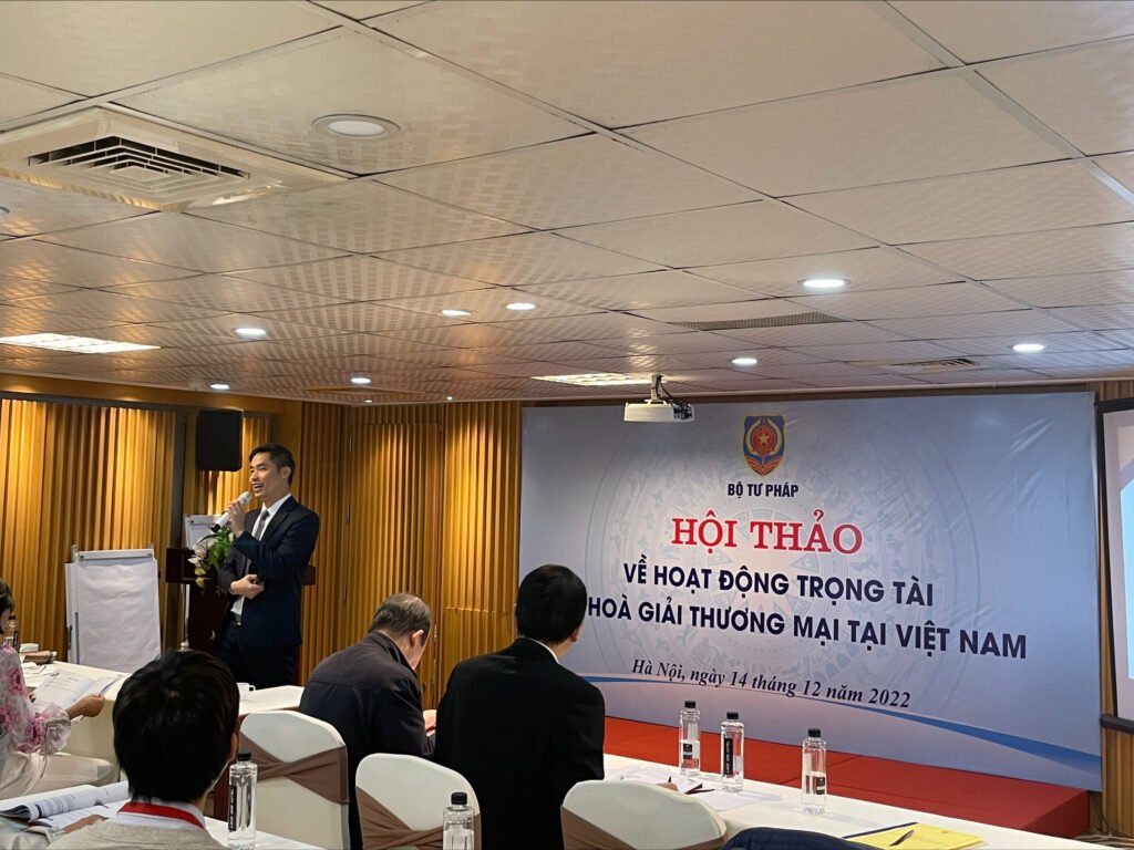 LS. HGV Lê Trọng Thêm trình bày tại Hội thảo về hoạt động trọng tài và hòa giải thương mại tại Việt Nam ngày 14/12/2022