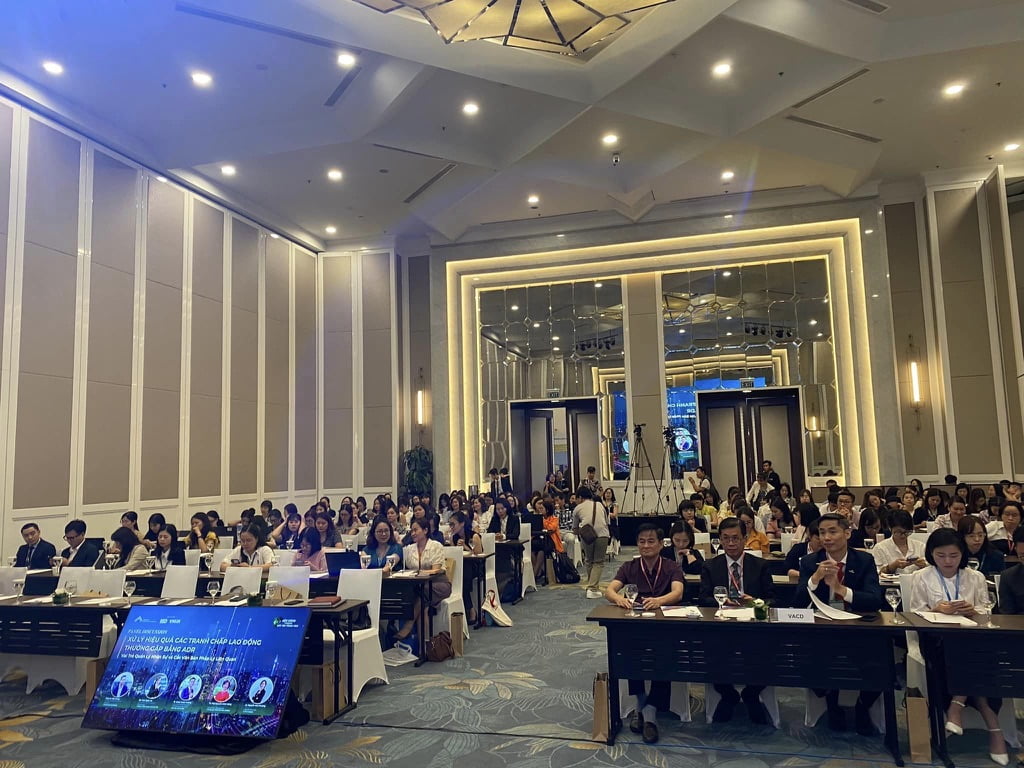 VICMC MEDIATORS ATTENDED THE VIETNAM LABOR LAW CONFERENCE 2024